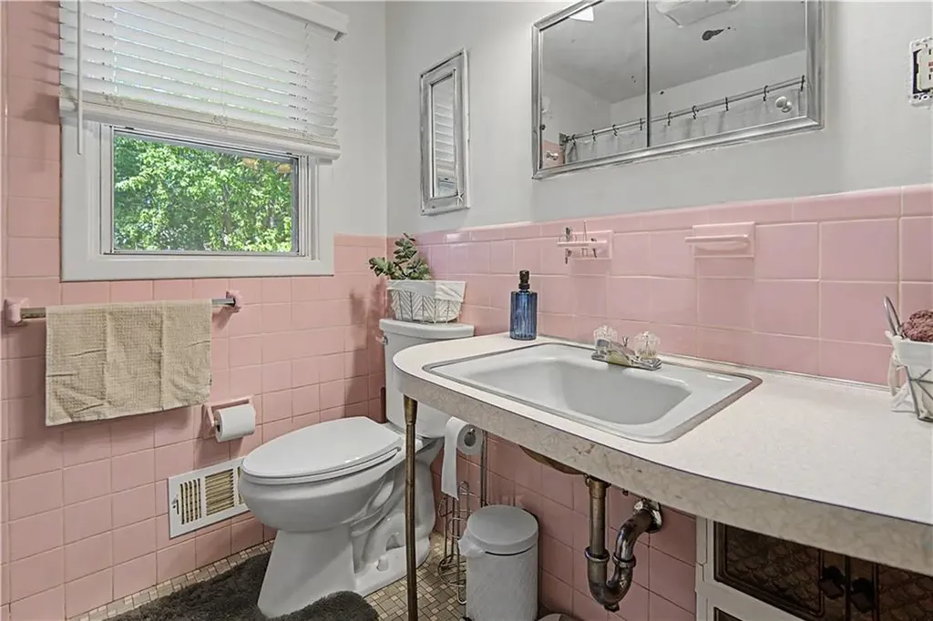 25 Walker Road Warwick RI 02889
