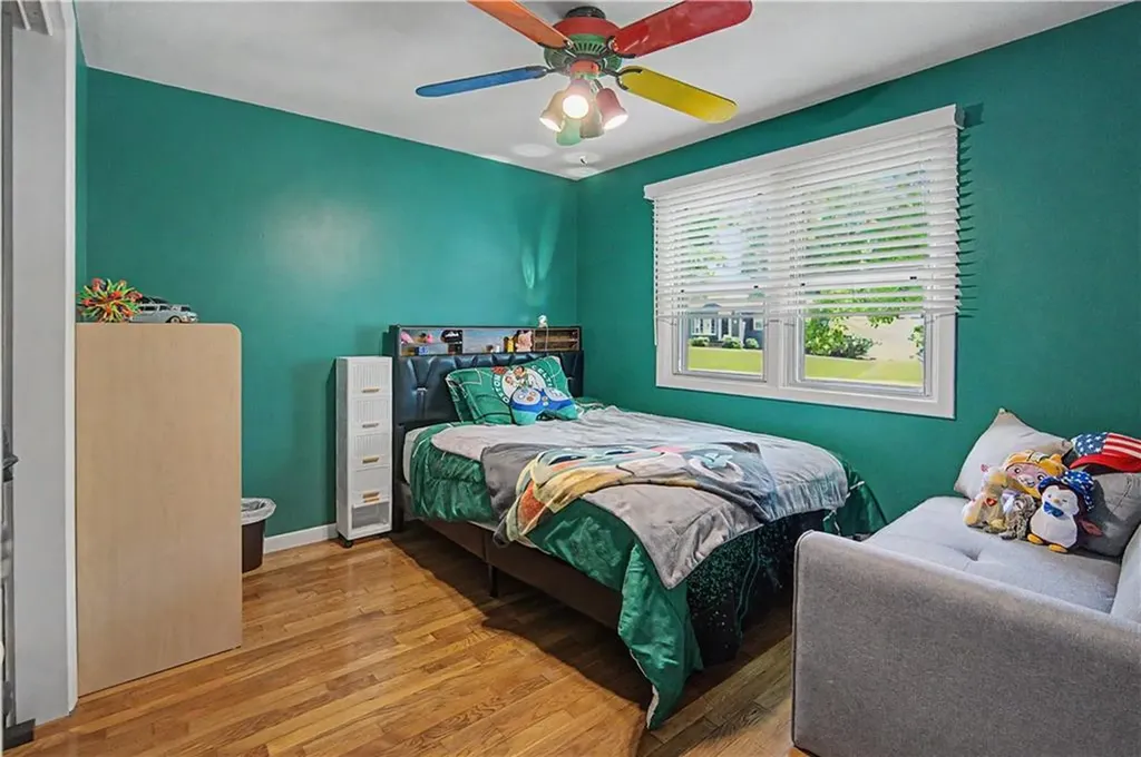 25 Walker Road Warwick RI 02889
