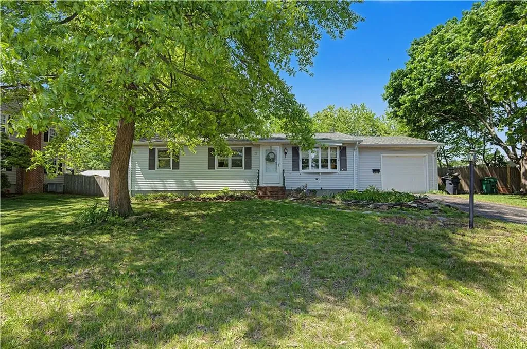 25 Walker Road Warwick RI 02889