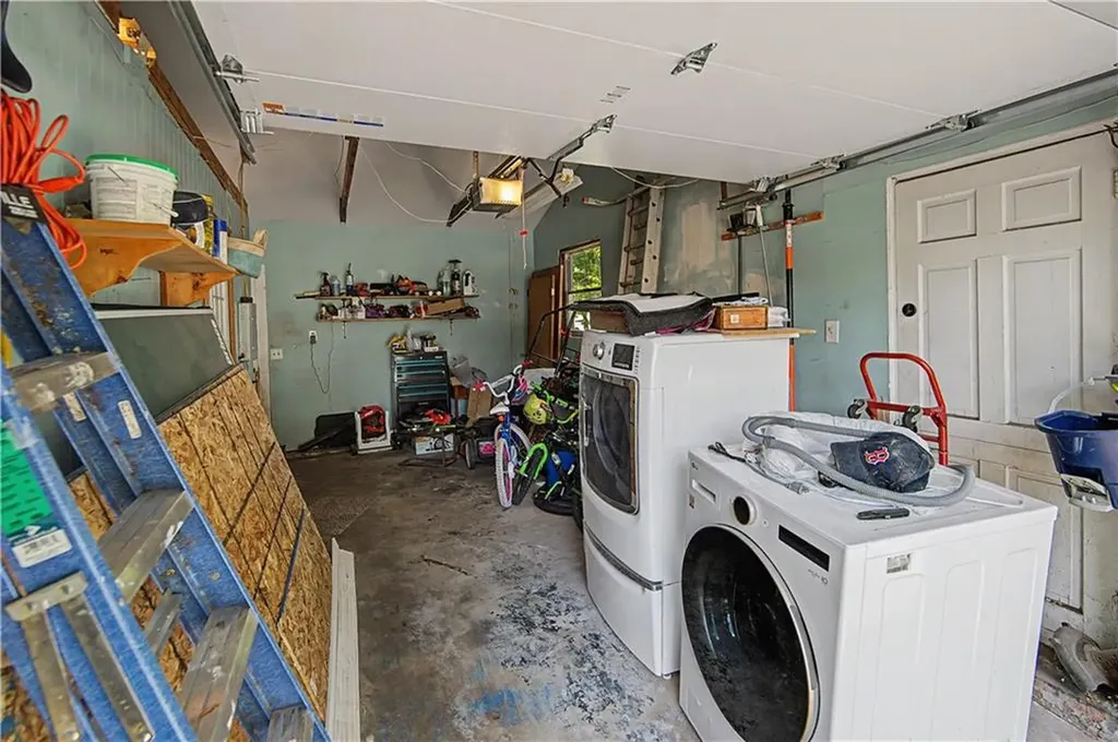 25 Walker Road Warwick RI 02889
