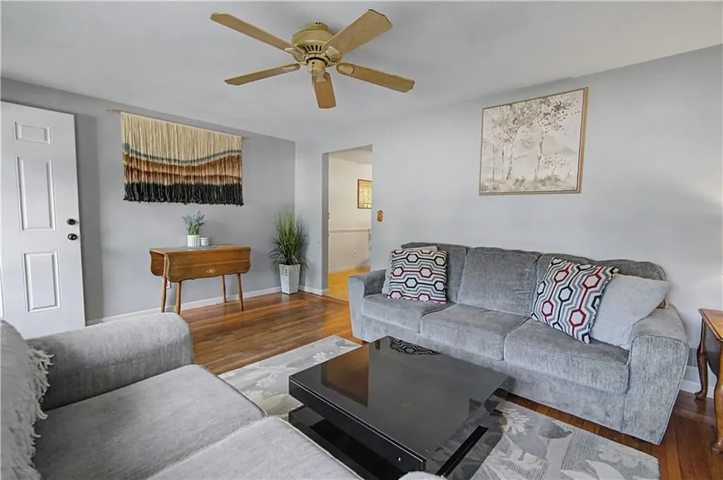 25 Walker Road Warwick RI 02889