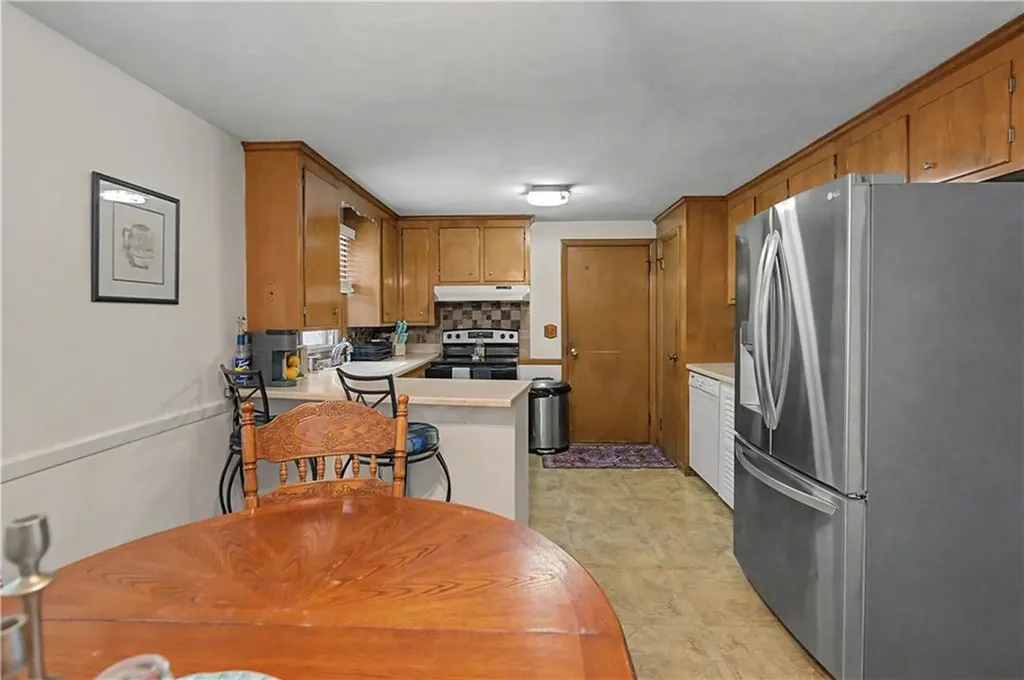 25 Walker Road Warwick RI 02889