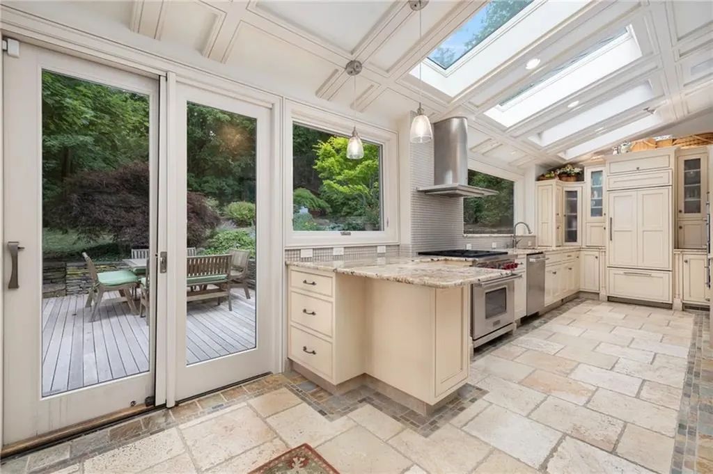 10 Nayatt Road Barrington RI 02806