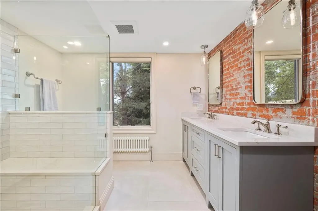 10 Nayatt Road Barrington RI 02806