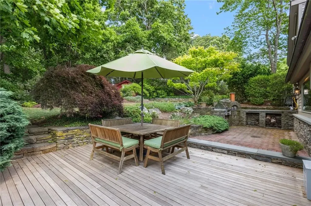 10 Nayatt Road Barrington RI 02806