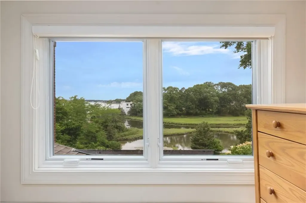 10 Nayatt Road Barrington RI 02806