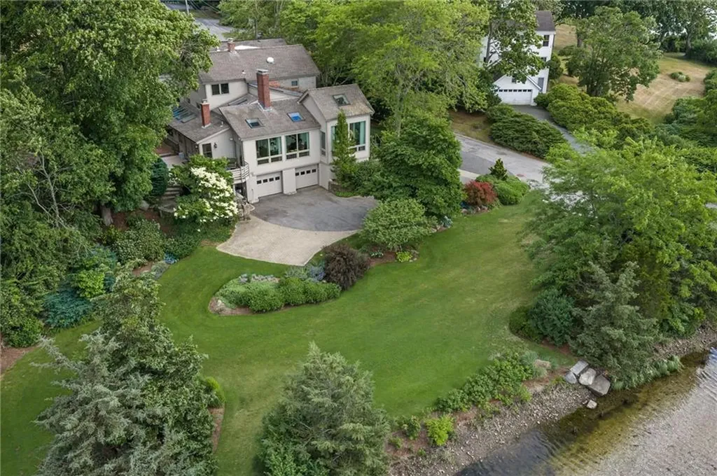 10 Nayatt Road Barrington RI 02806