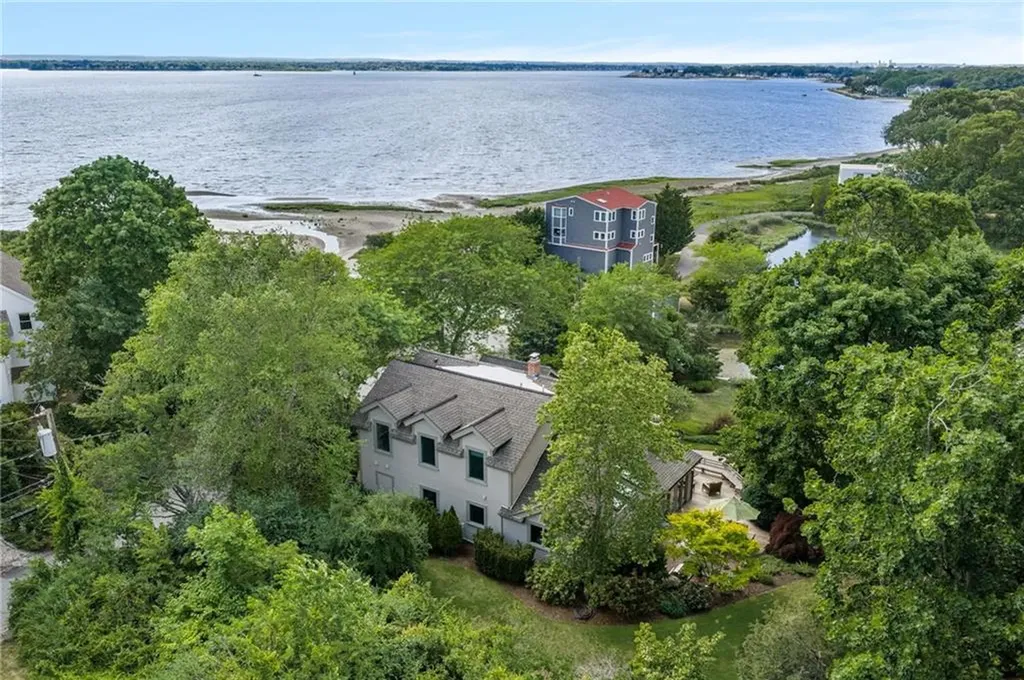 10 Nayatt Road Barrington RI 02806