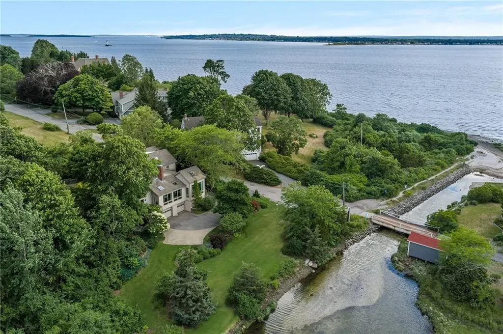 10 Nayatt Road Barrington RI 02806