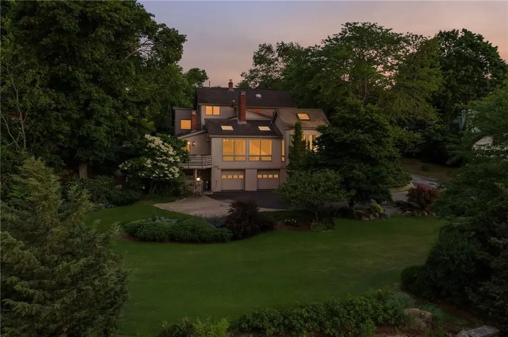 10 Nayatt Road Barrington RI 02806