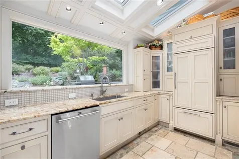 10 Nayatt Road Barrington RI 02806
