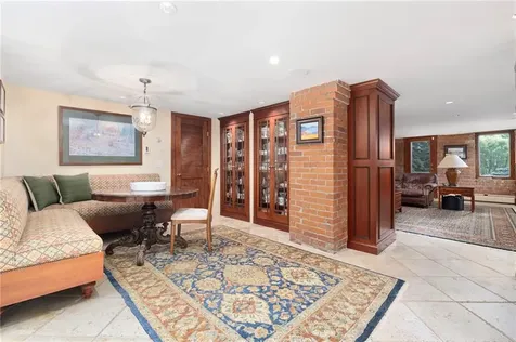 10 Nayatt Road Barrington RI 02806
