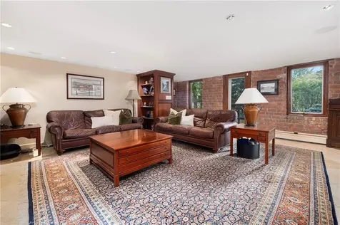 10 Nayatt Road Barrington RI 02806