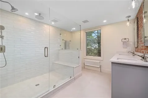 10 Nayatt Road Barrington RI 02806