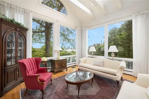 10 Nayatt Road Barrington RI 02806