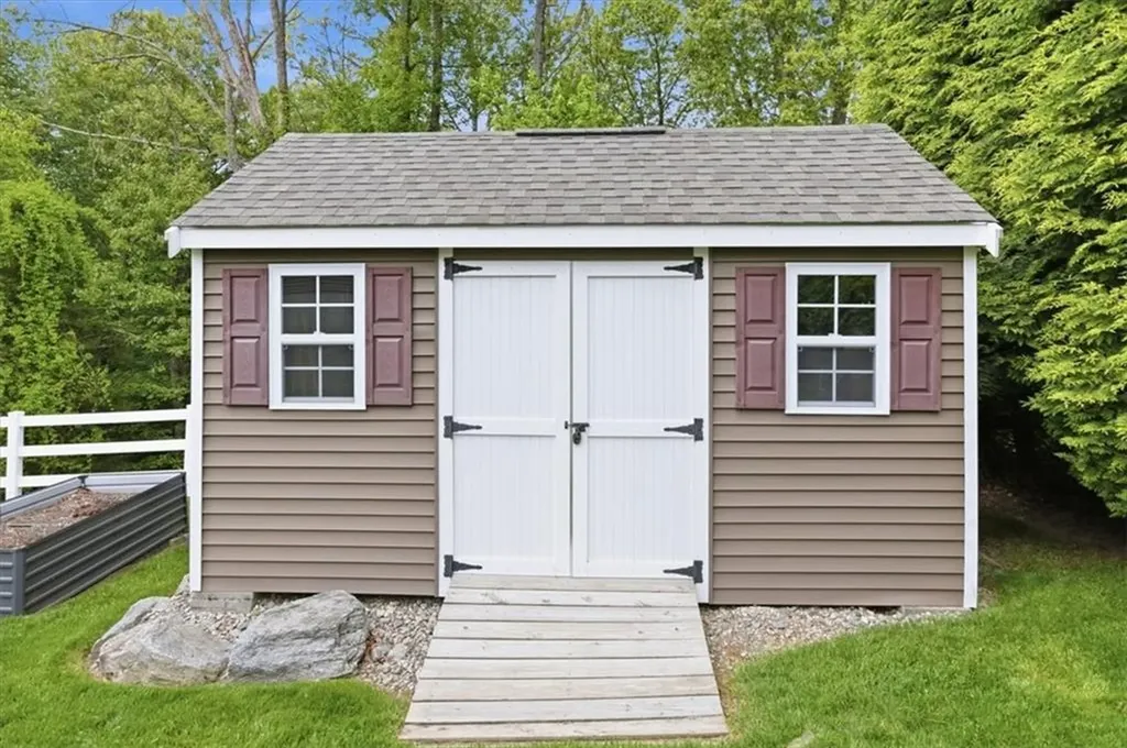 81 Cedar Forest Road Smithfield RI 02917