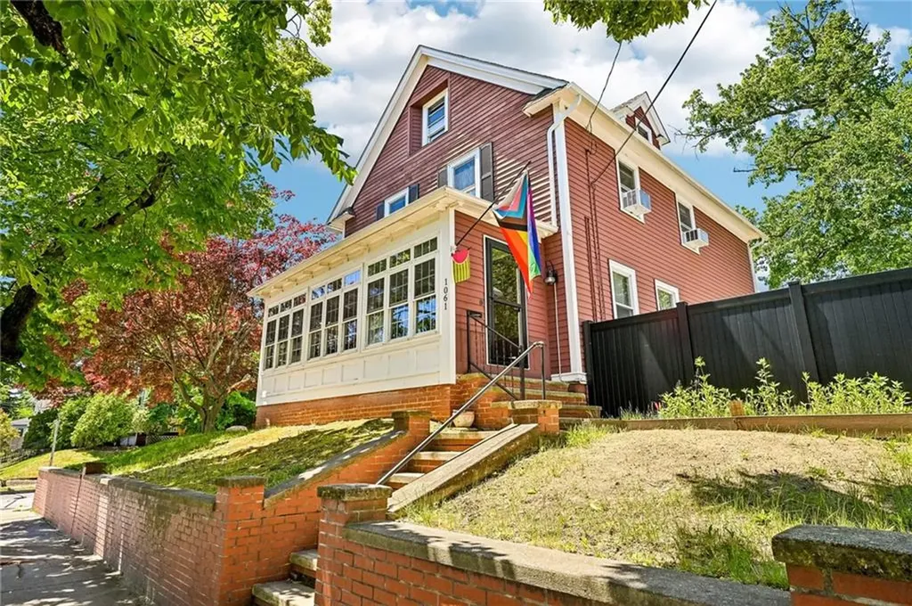 1061 Narragansett Boulevard Cranston RI 02905