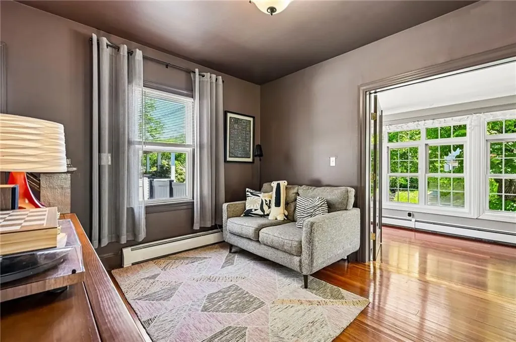 1061 Narragansett Boulevard Cranston RI 02905