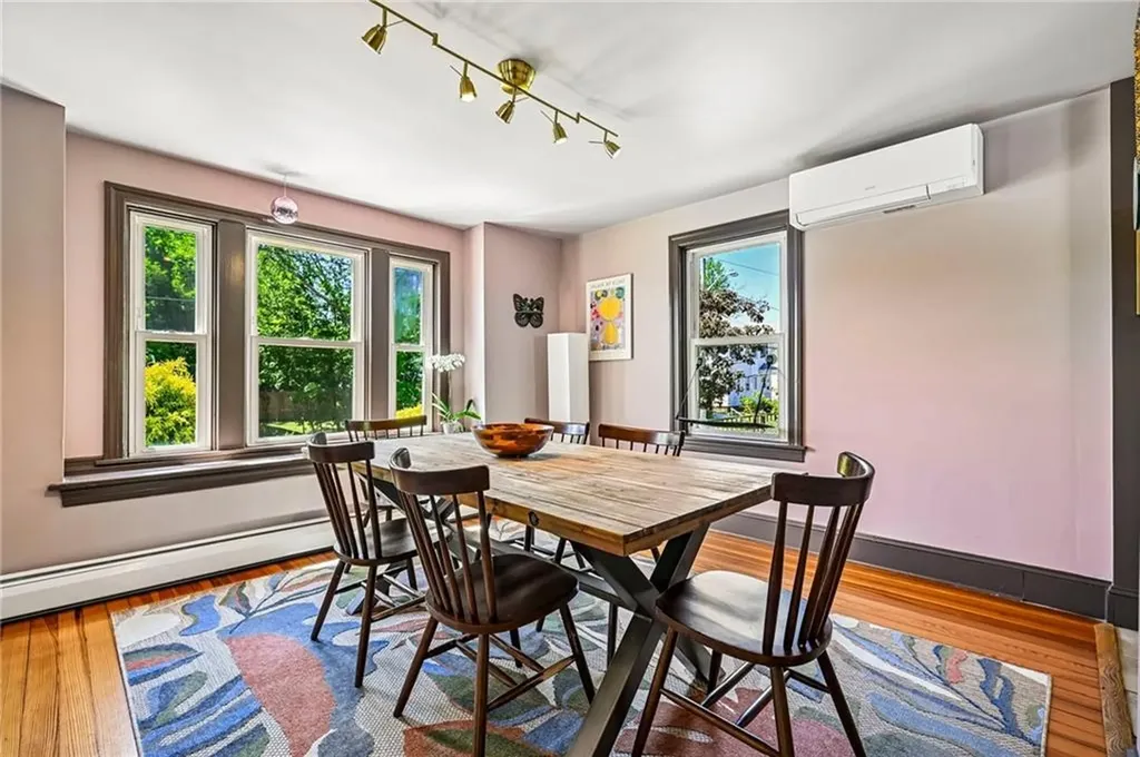 1061 Narragansett Boulevard Cranston RI 02905