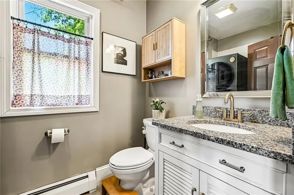1061 Narragansett Boulevard Cranston RI 02905