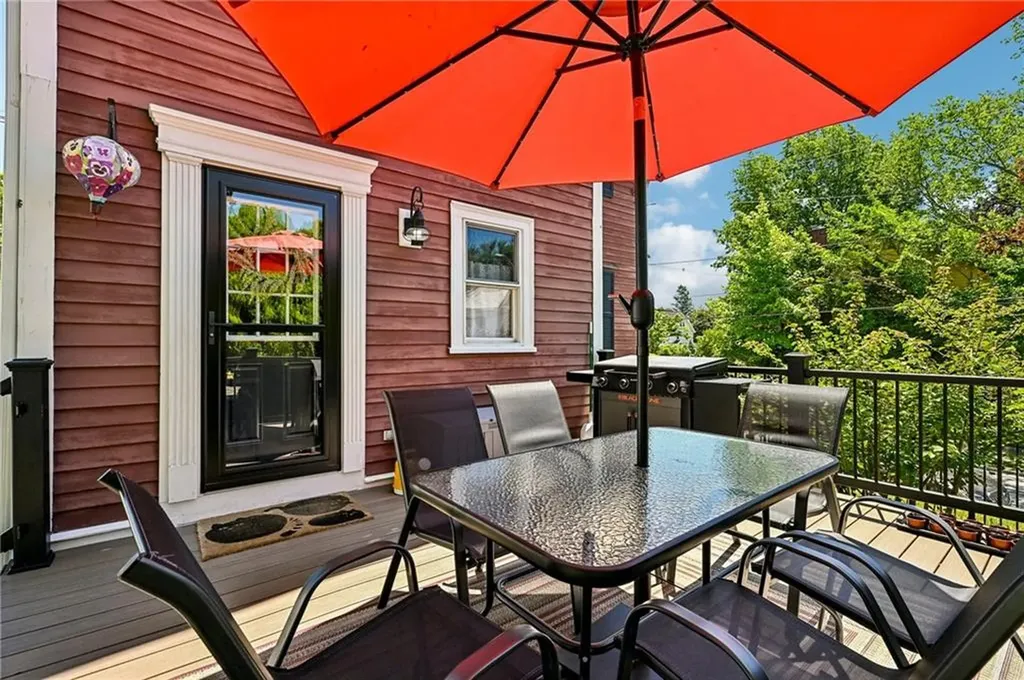 1061 Narragansett Boulevard Cranston RI 02905