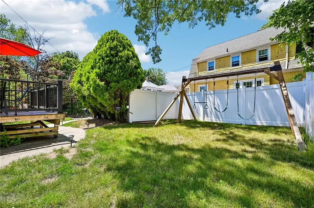 1061 Narragansett Boulevard Cranston RI 02905