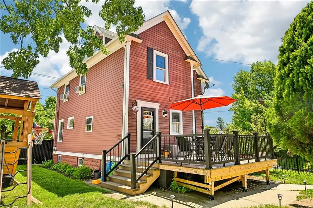 1061 Narragansett Boulevard Cranston RI 02905