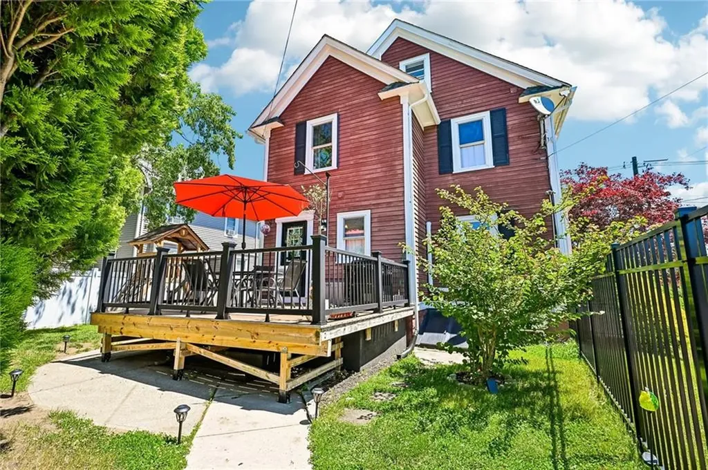 1061 Narragansett Boulevard Cranston RI 02905