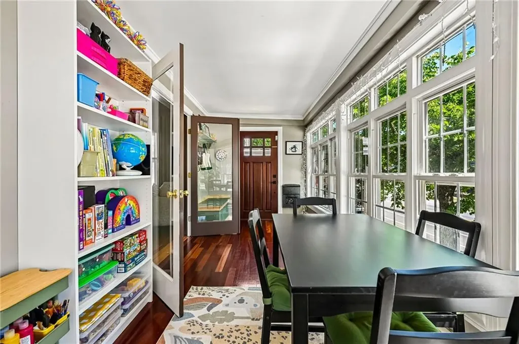 1061 Narragansett Boulevard Cranston RI 02905