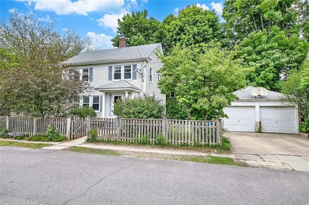 4 Talbot Manor Cranston RI 02905