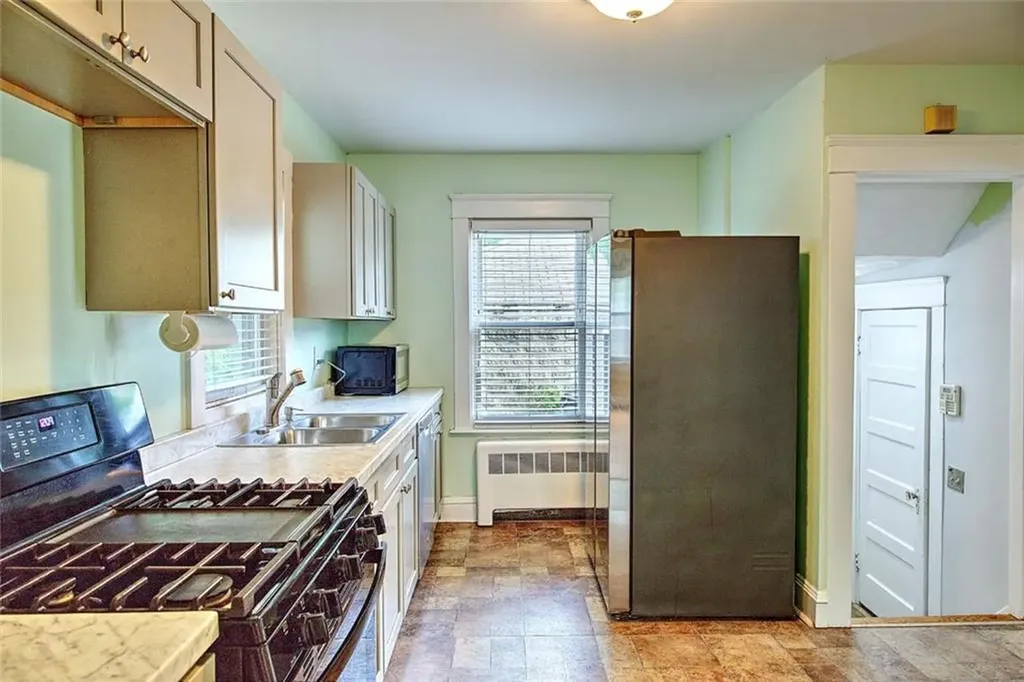 4 Talbot Manor Cranston RI 02905