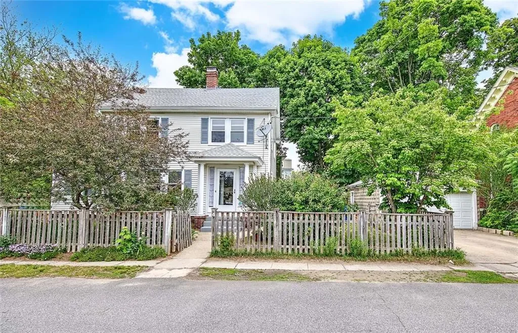 4 Talbot Manor Cranston RI 02905