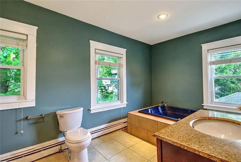 4 Talbot Manor Cranston RI 02905
