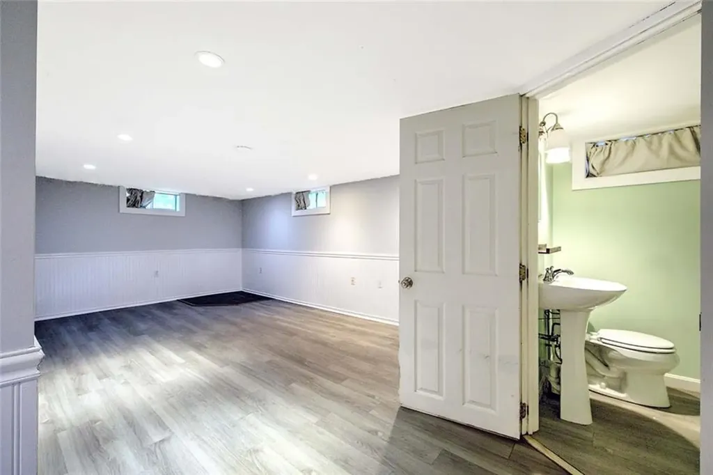 4 Talbot Manor Cranston RI 02905