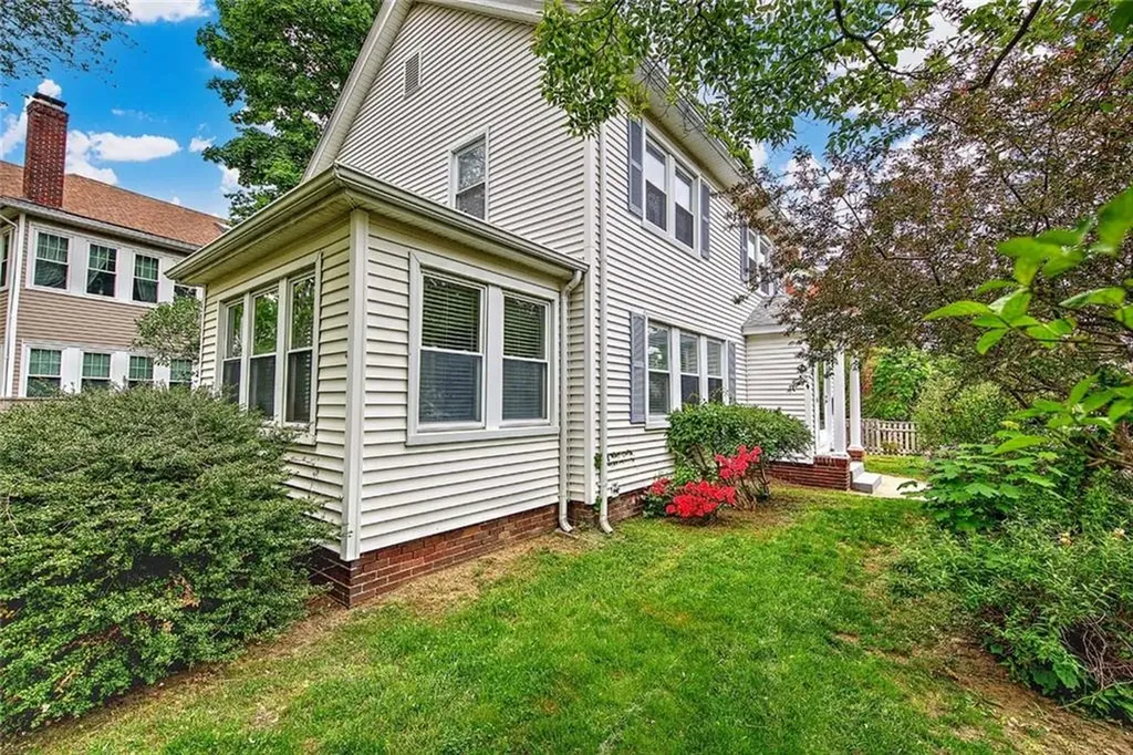4 Talbot Manor Cranston RI 02905