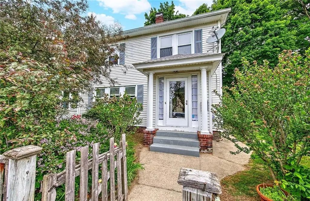 4 Talbot Manor Cranston RI 02905
