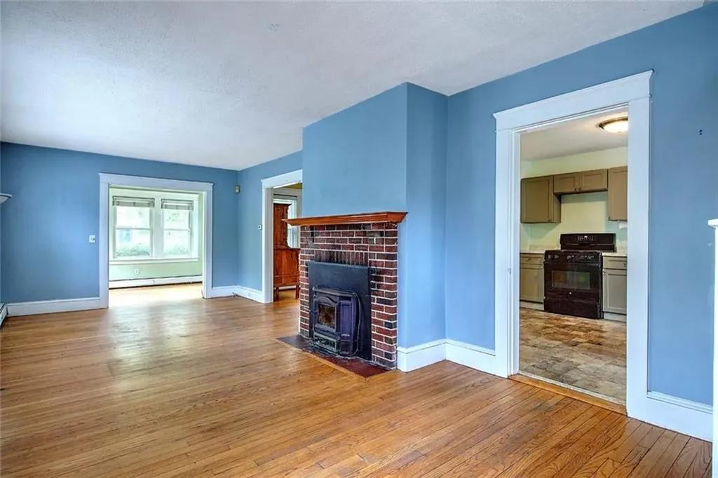 4 Talbot Manor Cranston RI 02905
