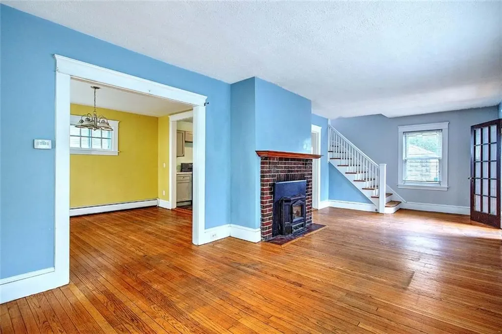 4 Talbot Manor Cranston RI 02905