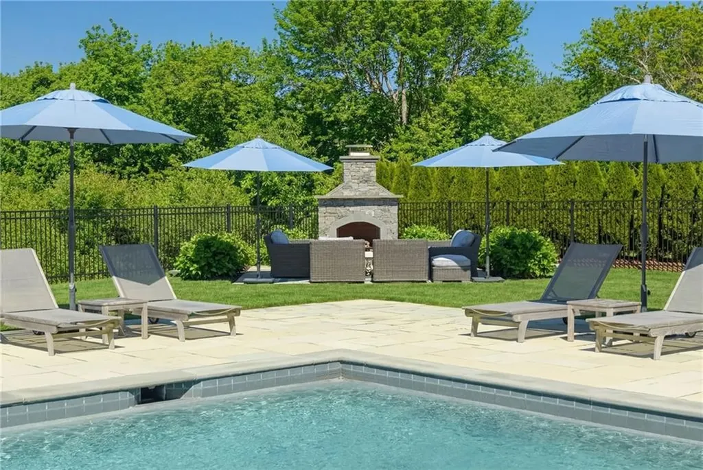 1048 Ocean Road Narragansett RI 02882