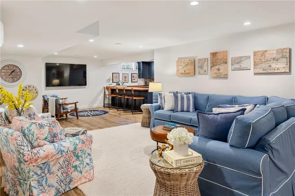 1048 Ocean Road Narragansett RI 02882