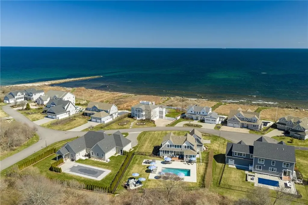 1048 Ocean Road Narragansett RI 02882