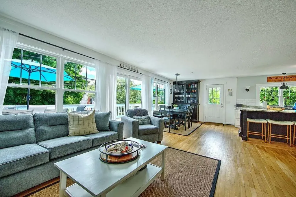 36 Fairway Road Narragansett RI 02882