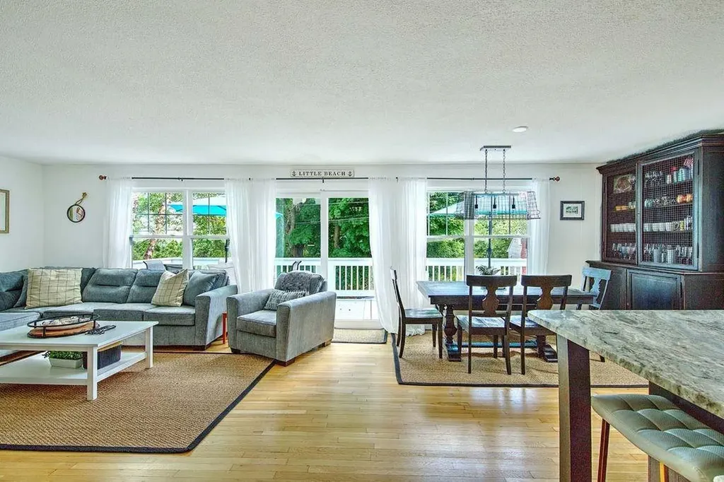36 Fairway Road Narragansett RI 02882