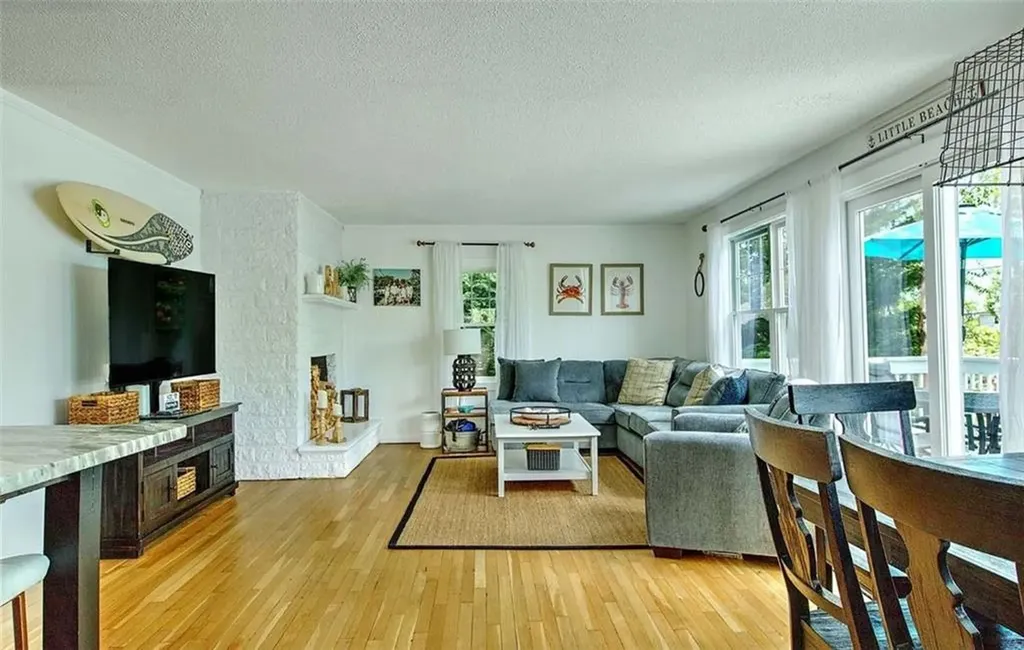 36 Fairway Road Narragansett RI 02882