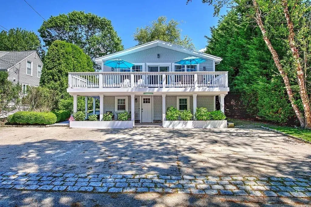 36 Fairway Road Narragansett RI 02882