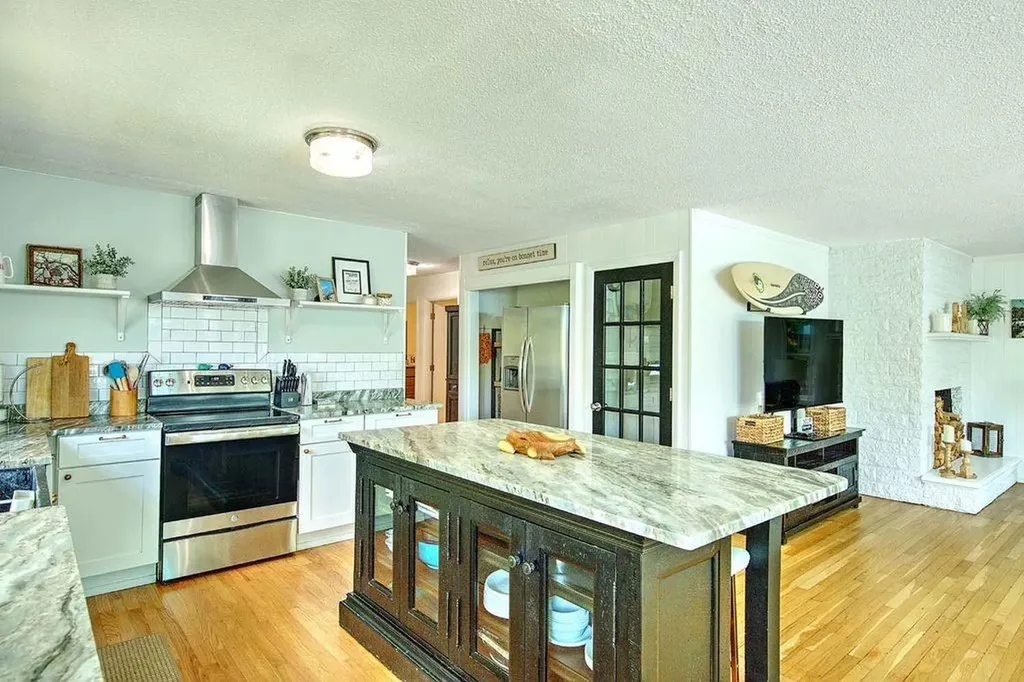 36 Fairway Road Narragansett RI 02882