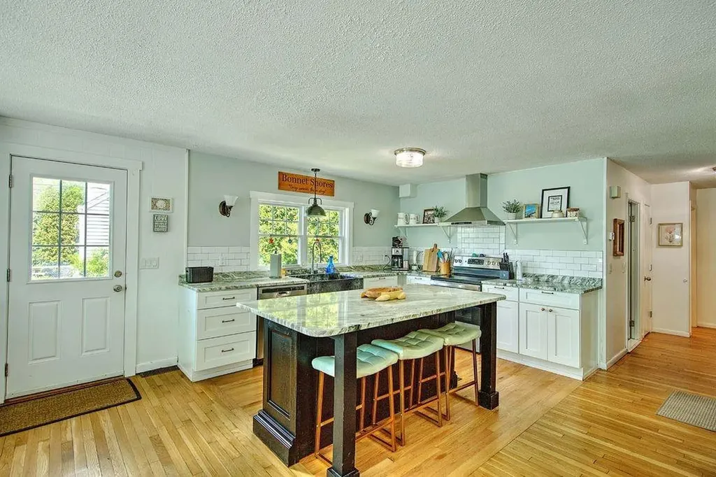 36 Fairway Road Narragansett RI 02882