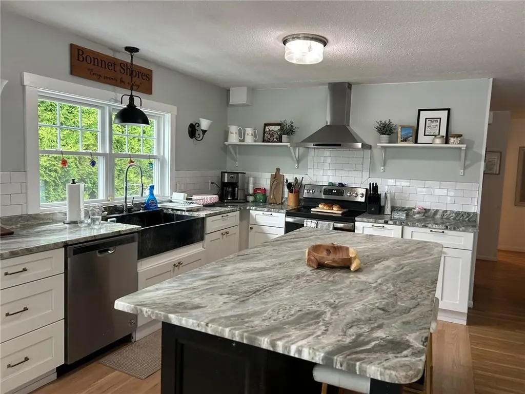36 Fairway Road Narragansett RI 02882