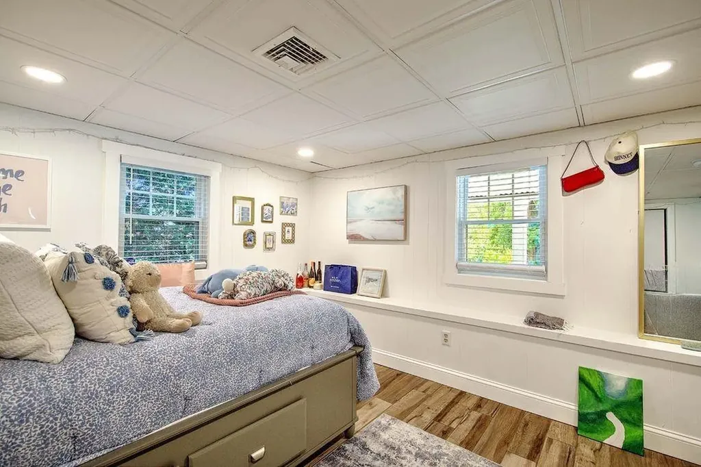 36 Fairway Road Narragansett RI 02882