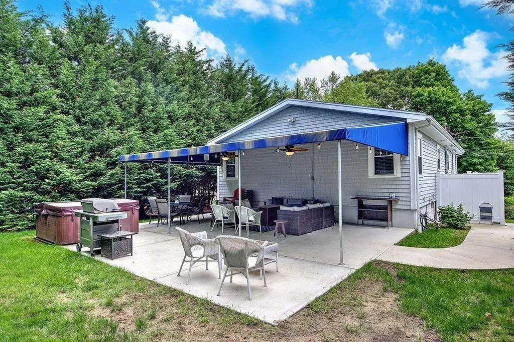 36 Fairway Road Narragansett RI 02882